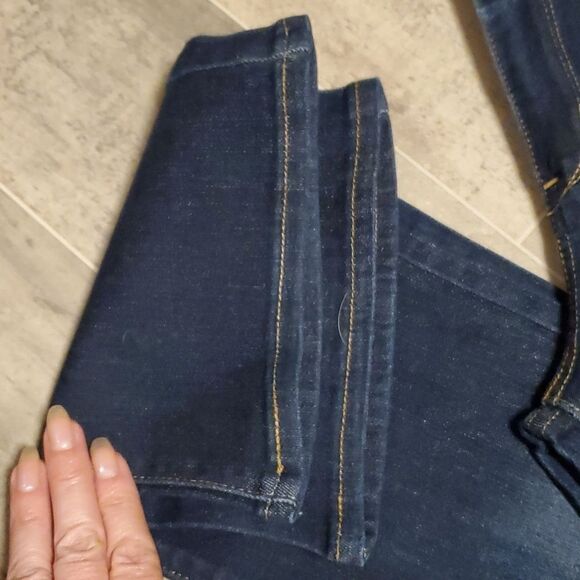 GUC Levis Mid Rise Dark Blue Bootcut Jeans - Picture 2 of 7